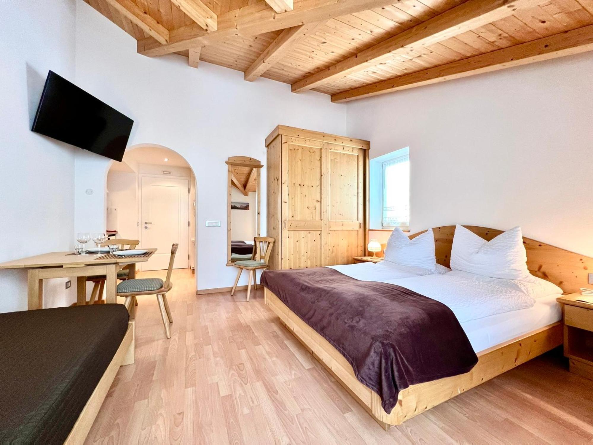 Enjoy Dolomites - Chalet Santa Cristina Val Gardena Phòng bức ảnh